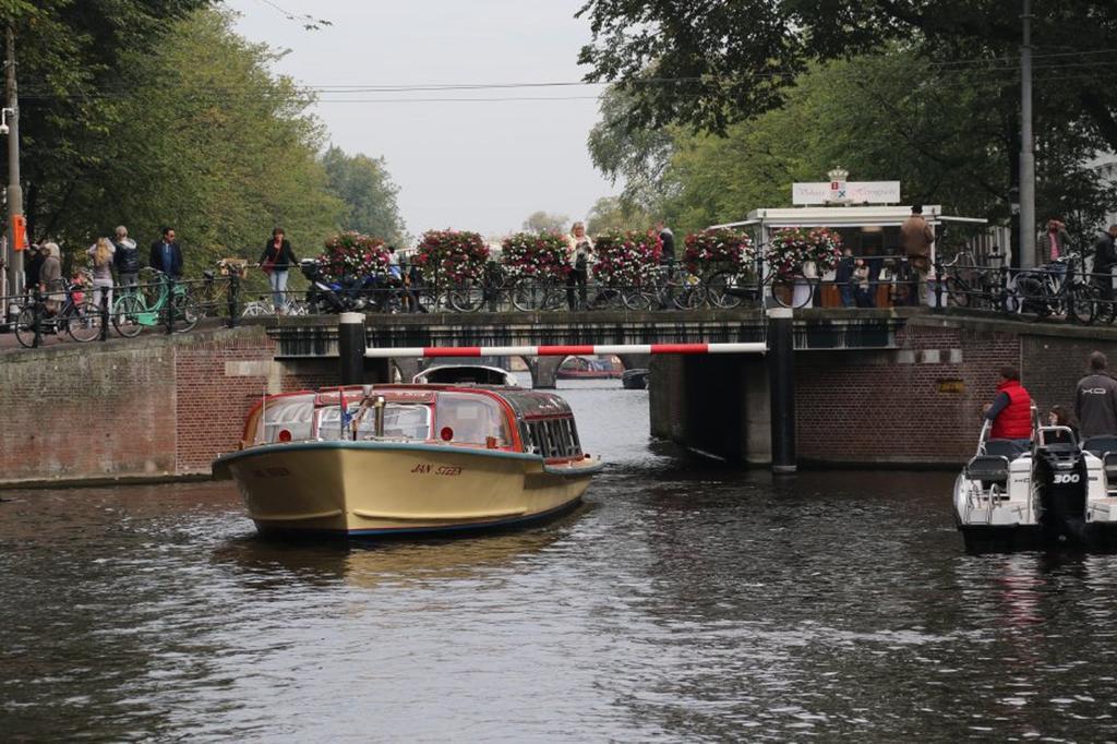 A304 Romantic Seaship In Top Center Amszterdam Kültér fotó